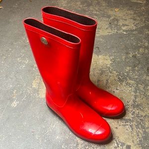 Ugg rain boots, barely worn red